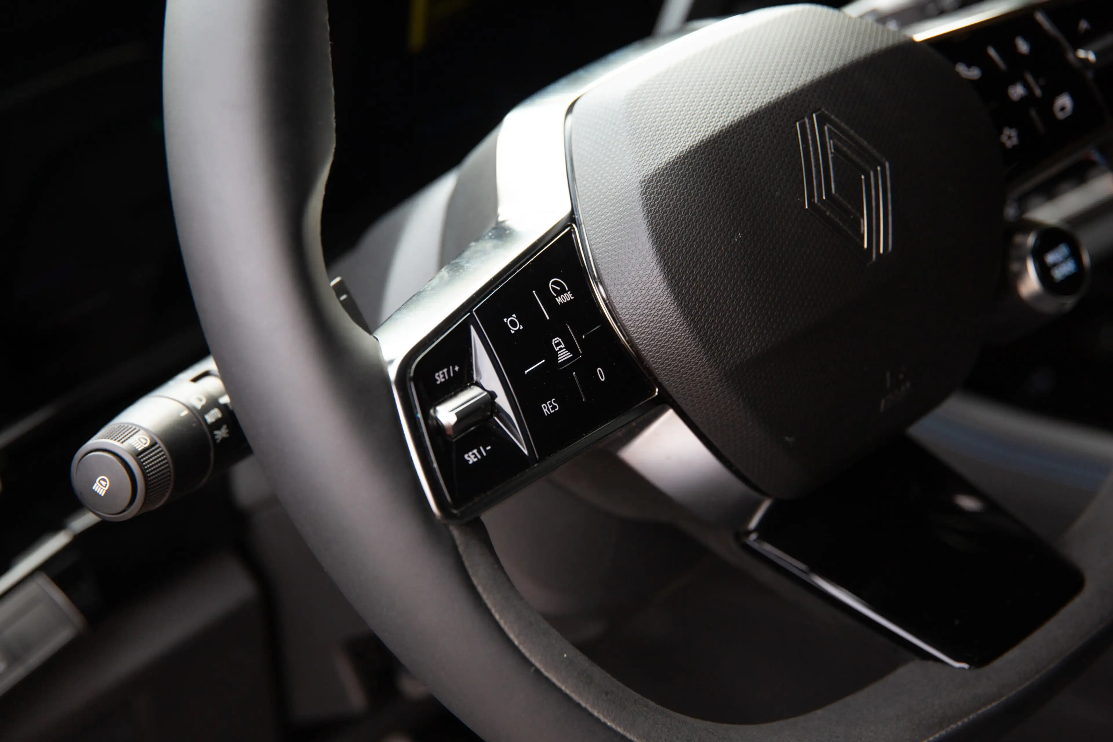 Renault Austral 1.2 E-Tech full hybrid 200 esprit Alpine SOH 97,6% — photo 6