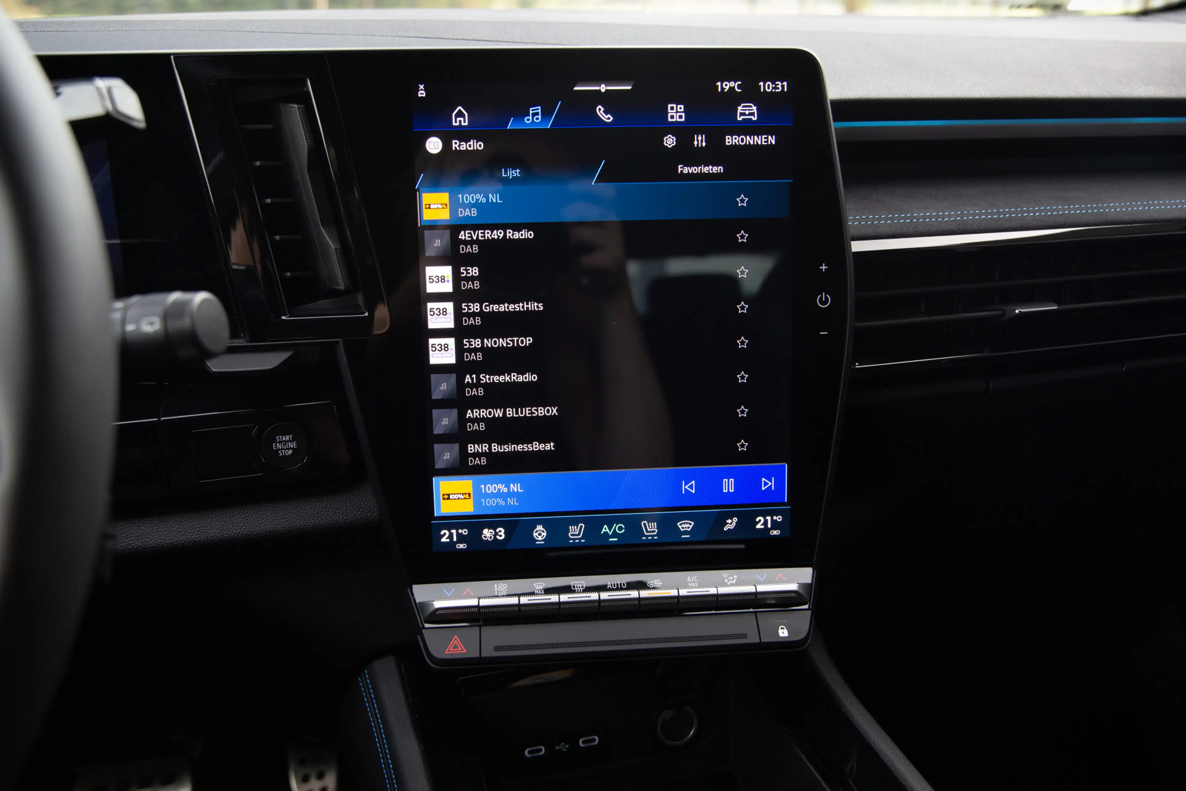 Renault Austral 1.2 E-Tech full hybrid 200 esprit Alpine SOH 97,6% — photo 13
