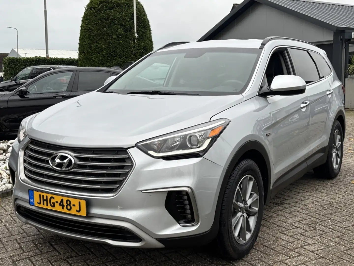 Hyundai SANTA FE 3.3 V6 2017 Benzine 7-Persoons Automaat Voyager Ro Grau - 1