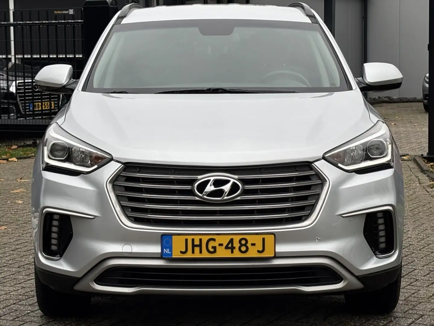 Hyundai SANTA FE 3.3 V6 2017 Benzine 7-Persoons Automaat Voyager Ro Grau - 2