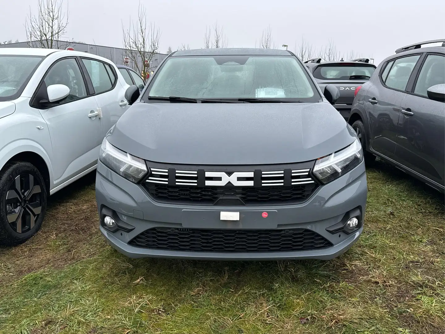 Dacia Sandero Expression KAMERA+SHZ+PDC+DAB+KLIMA 1.0 TCe90 6... Grau - 1