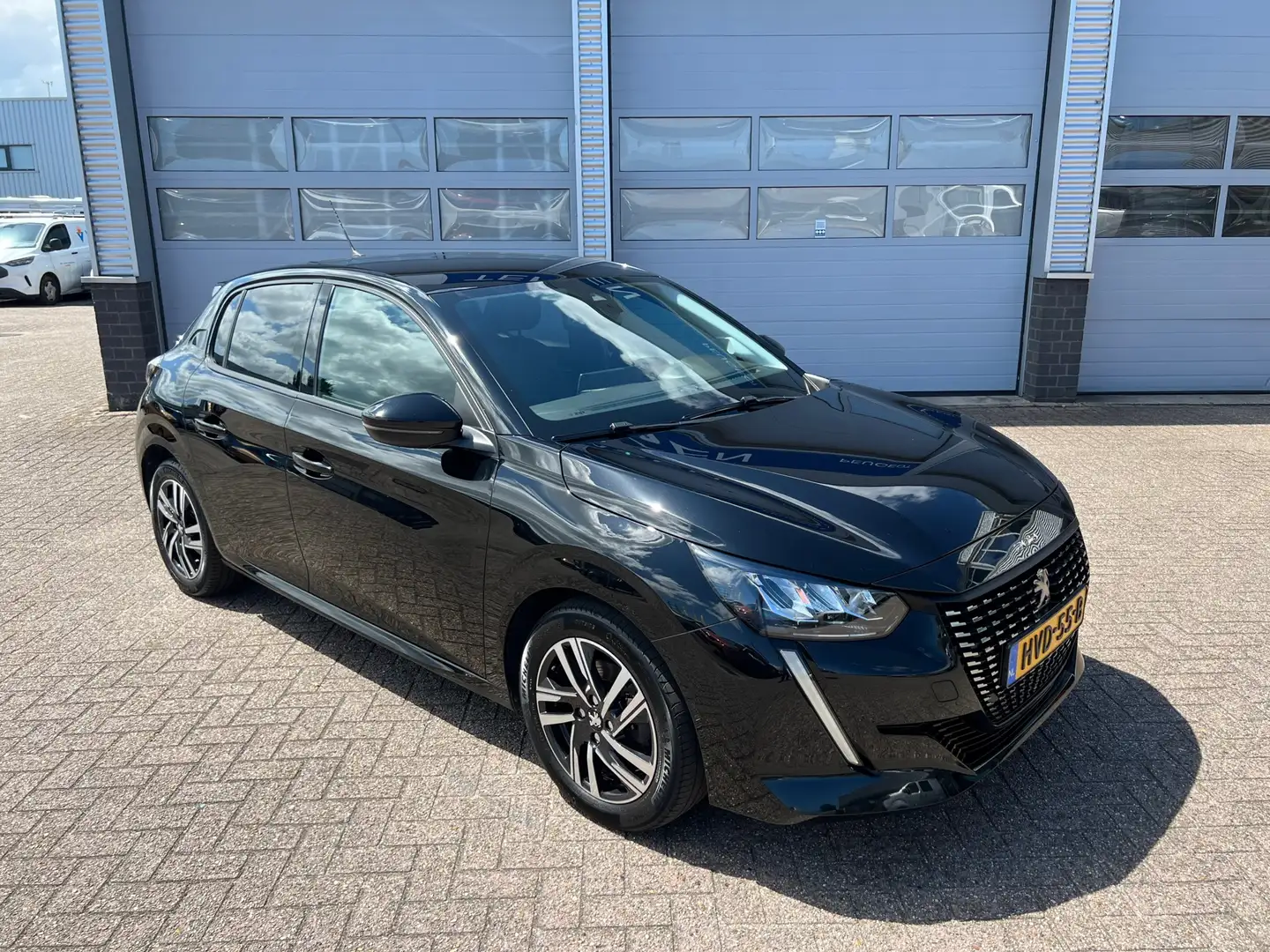 Peugeot 208 1.2 100PK PureTech Allure Pack | Keyless | Stoelve Noir - 2