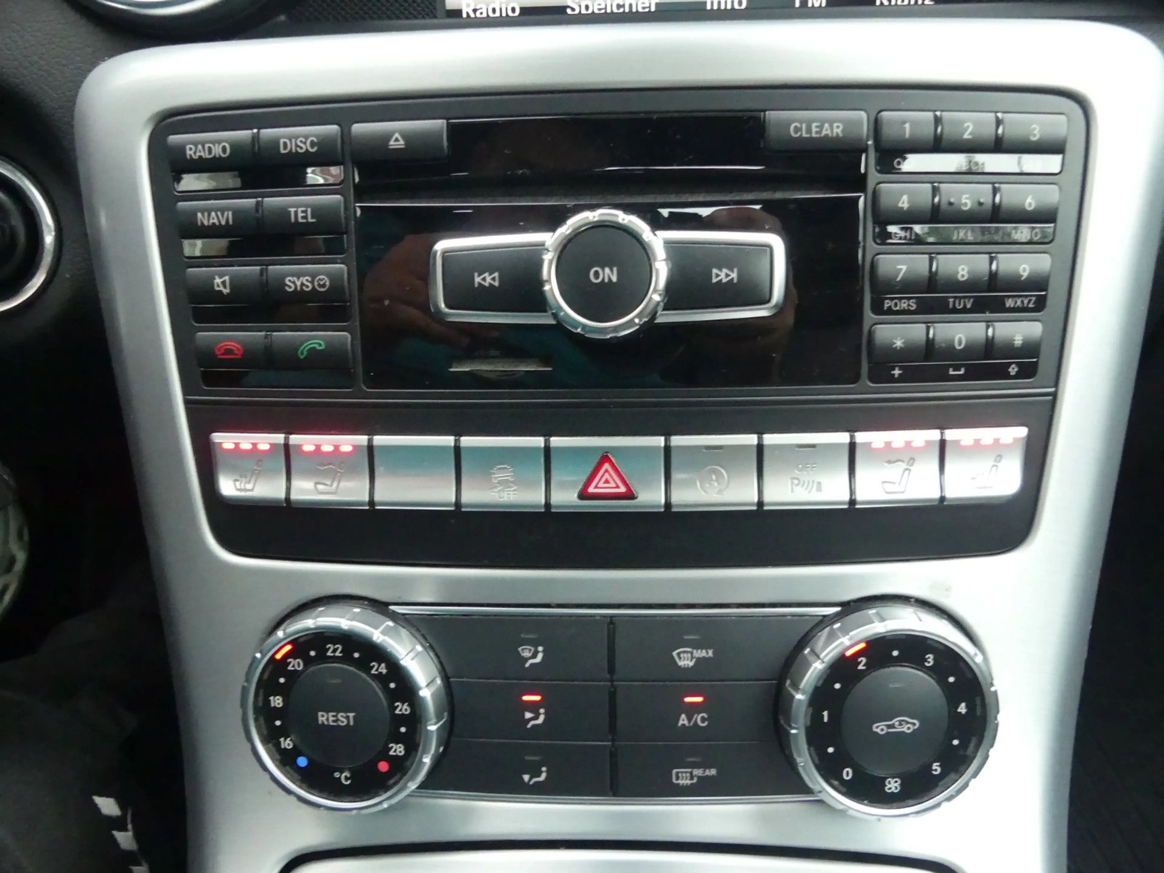 Mercedes-Benz SLK 200 SLK/Roadster/Klima/Leder/Navi/Bi-Xenon/AirScarf — photo 12