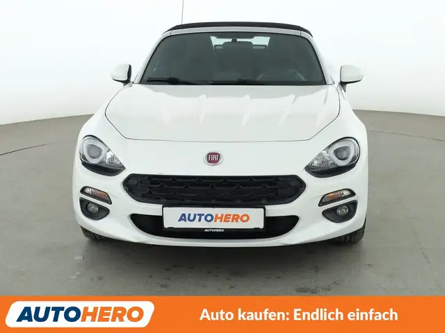 Fiat 124 Spider view 9