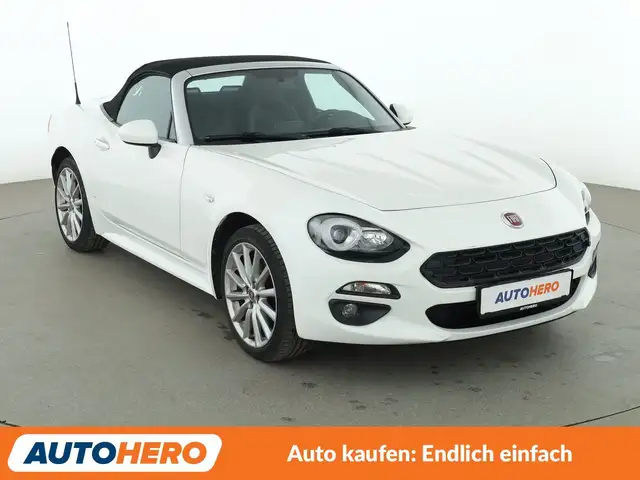 Fiat 124 Spider view 8