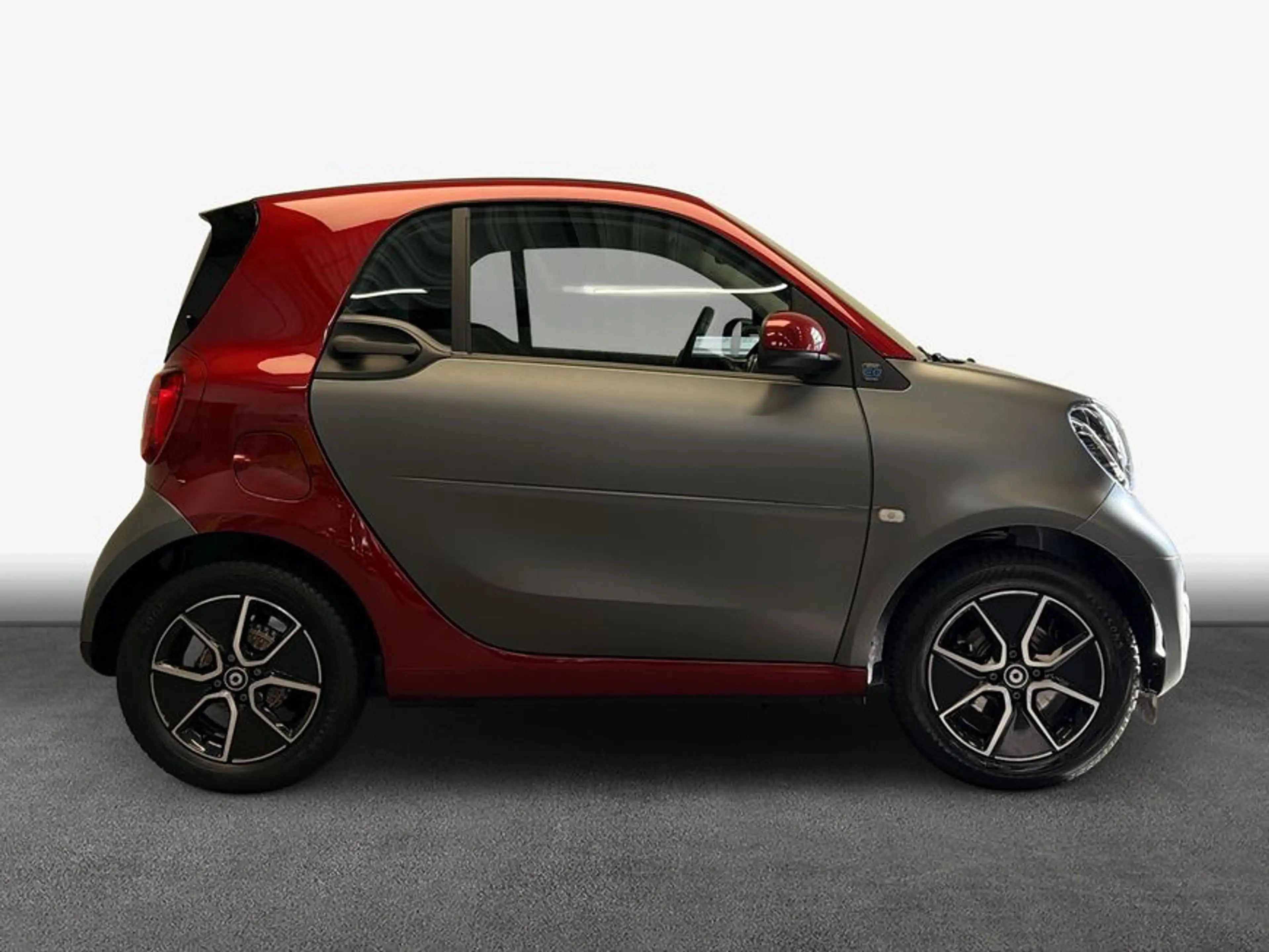 smart forTwo fortwo coupe EQ passion MATTlack|22kW|WinterPaket — photo 5