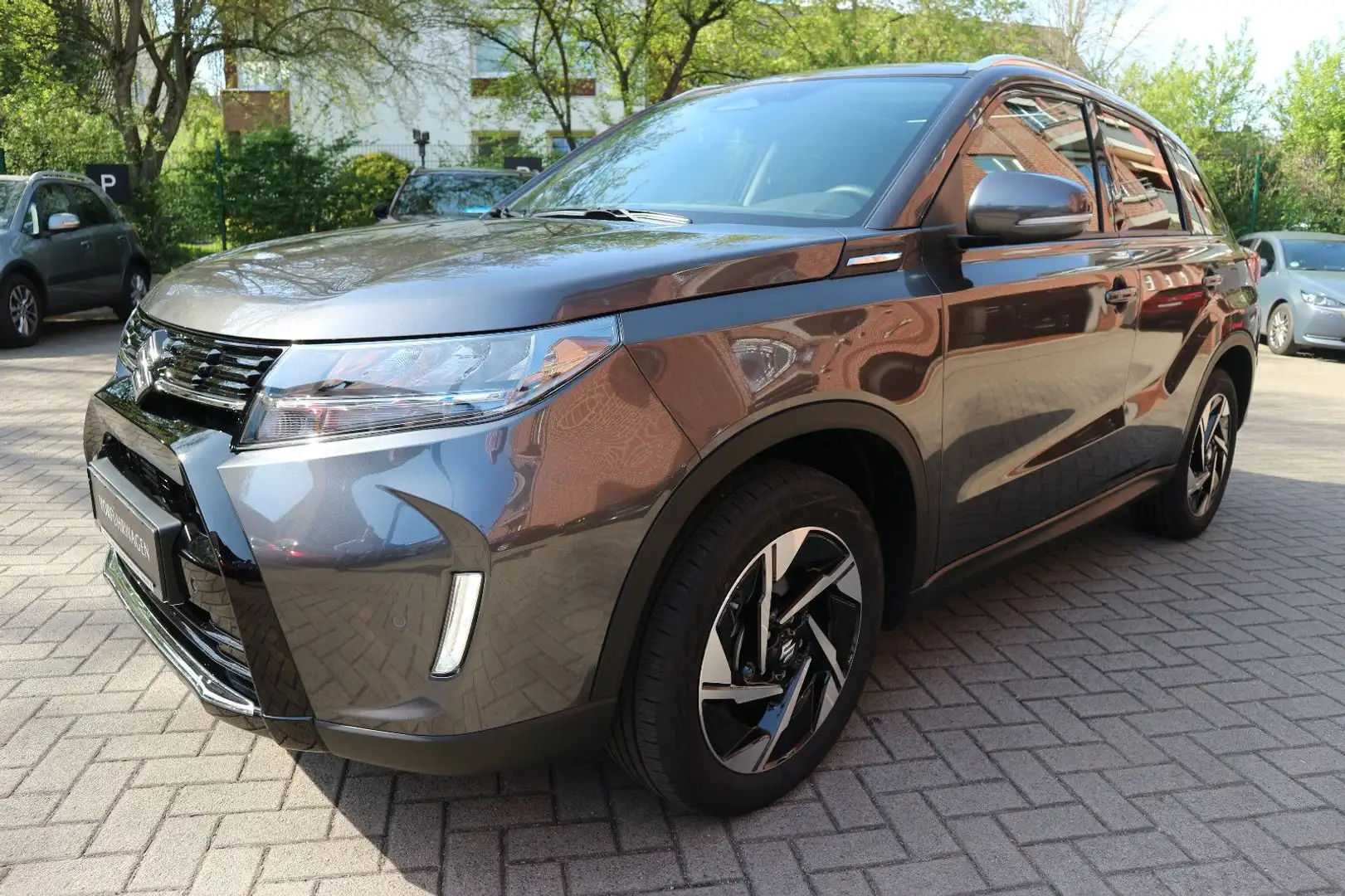 Suzuki Vitara 1.4 Mild-Hybrid Comfort+ 4x4 Szürke - 2