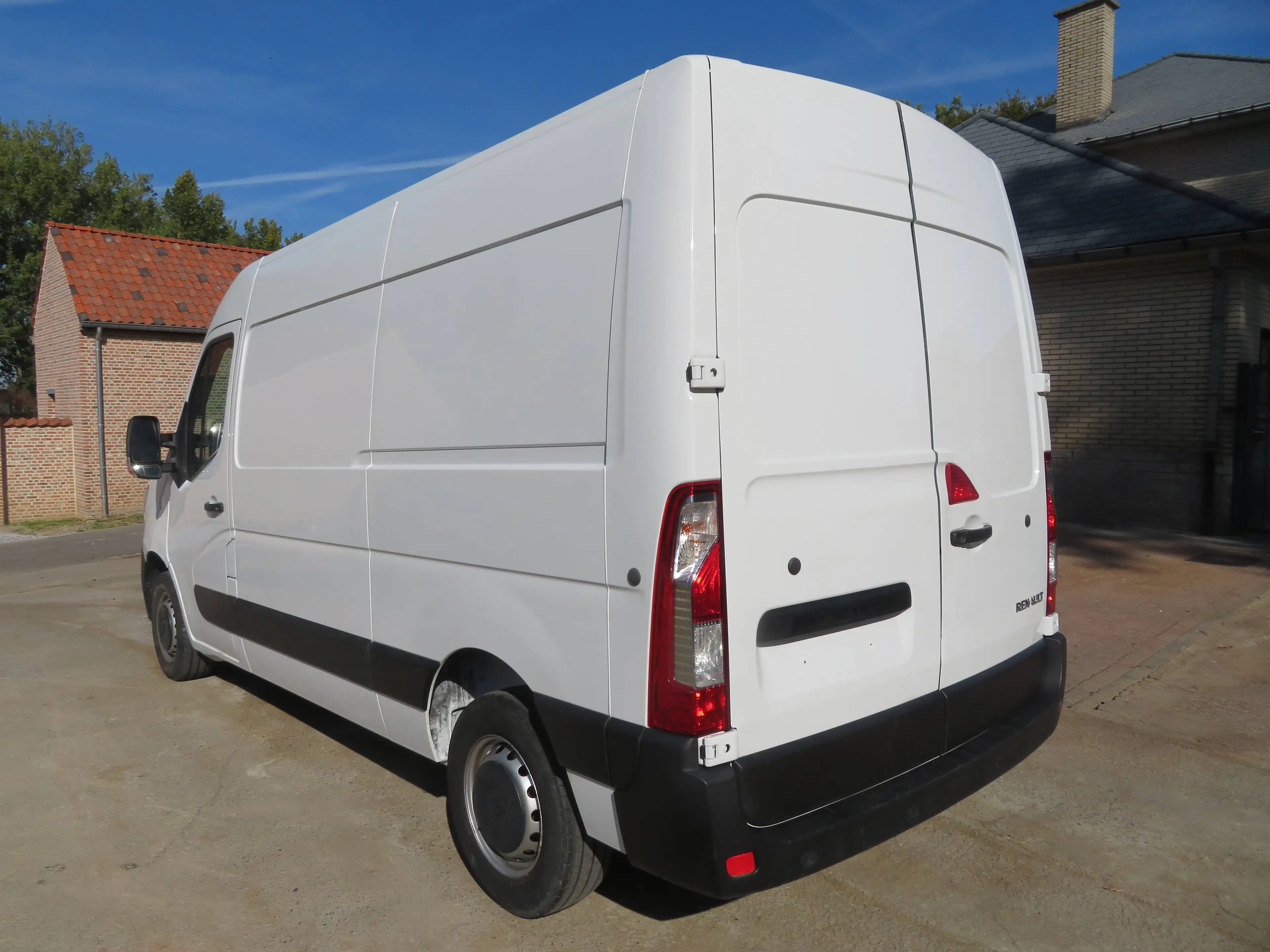 Renault Master 2.3dCi - L2H2 — photo 5