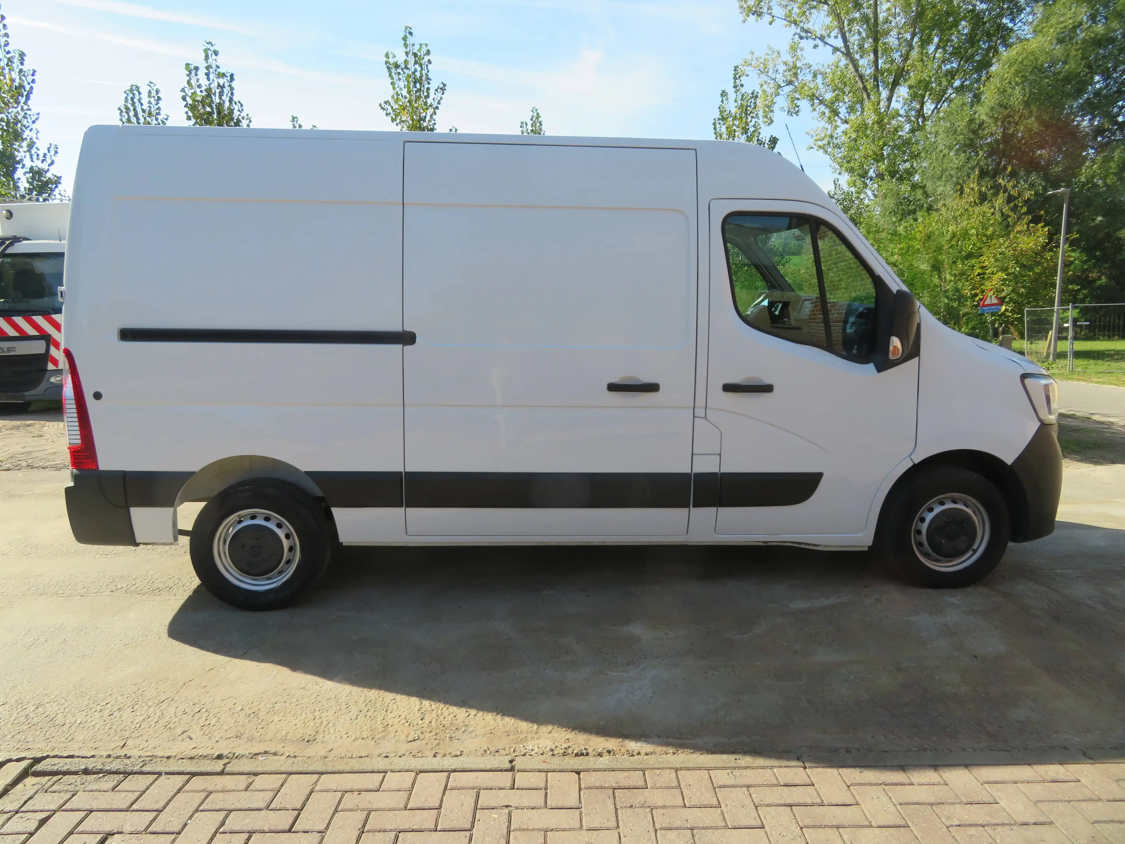 Renault Master 2.3dCi - L2H2 — photo 8