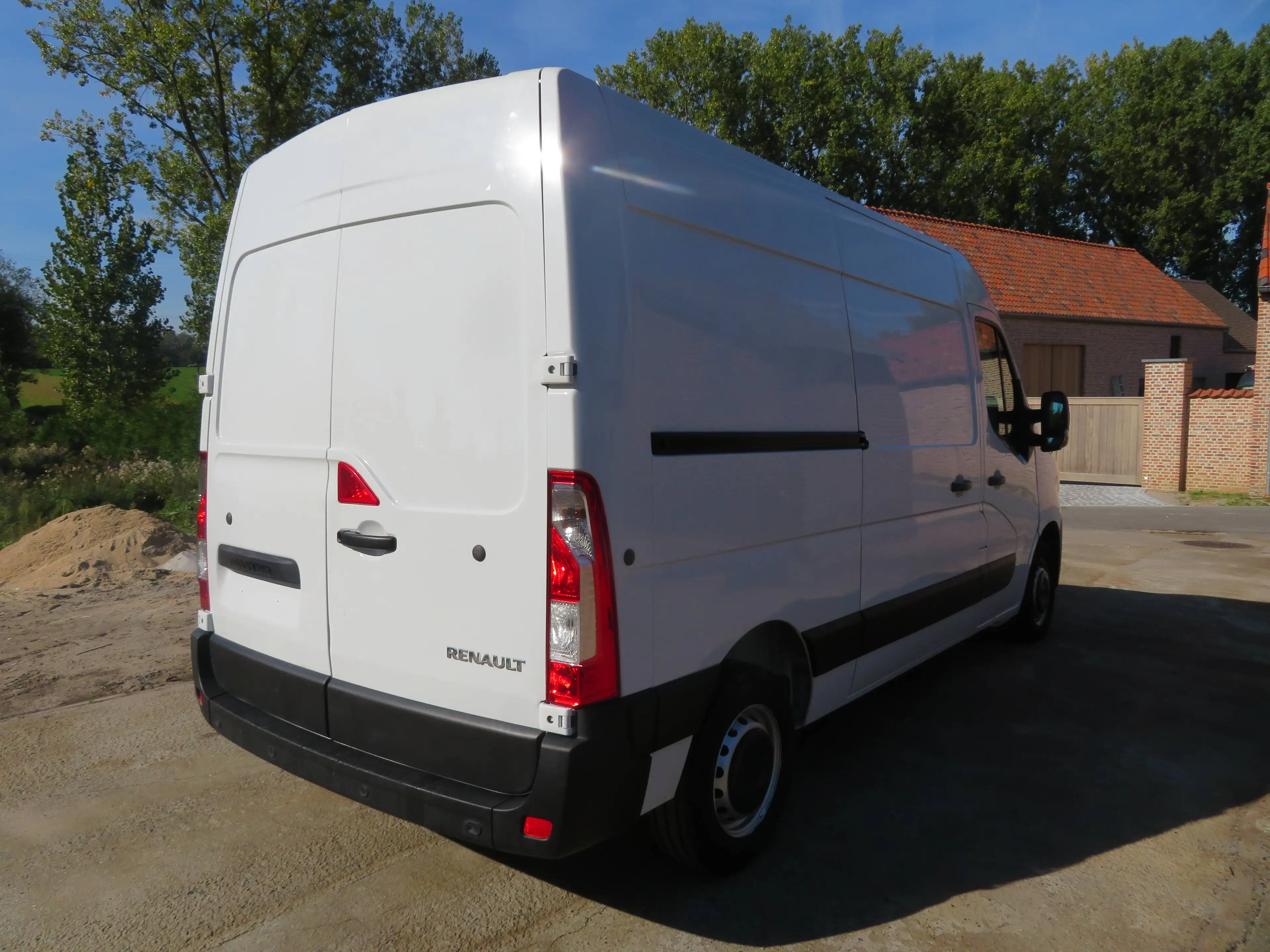 Renault Master 2.3dCi - L2H2 — photo 7