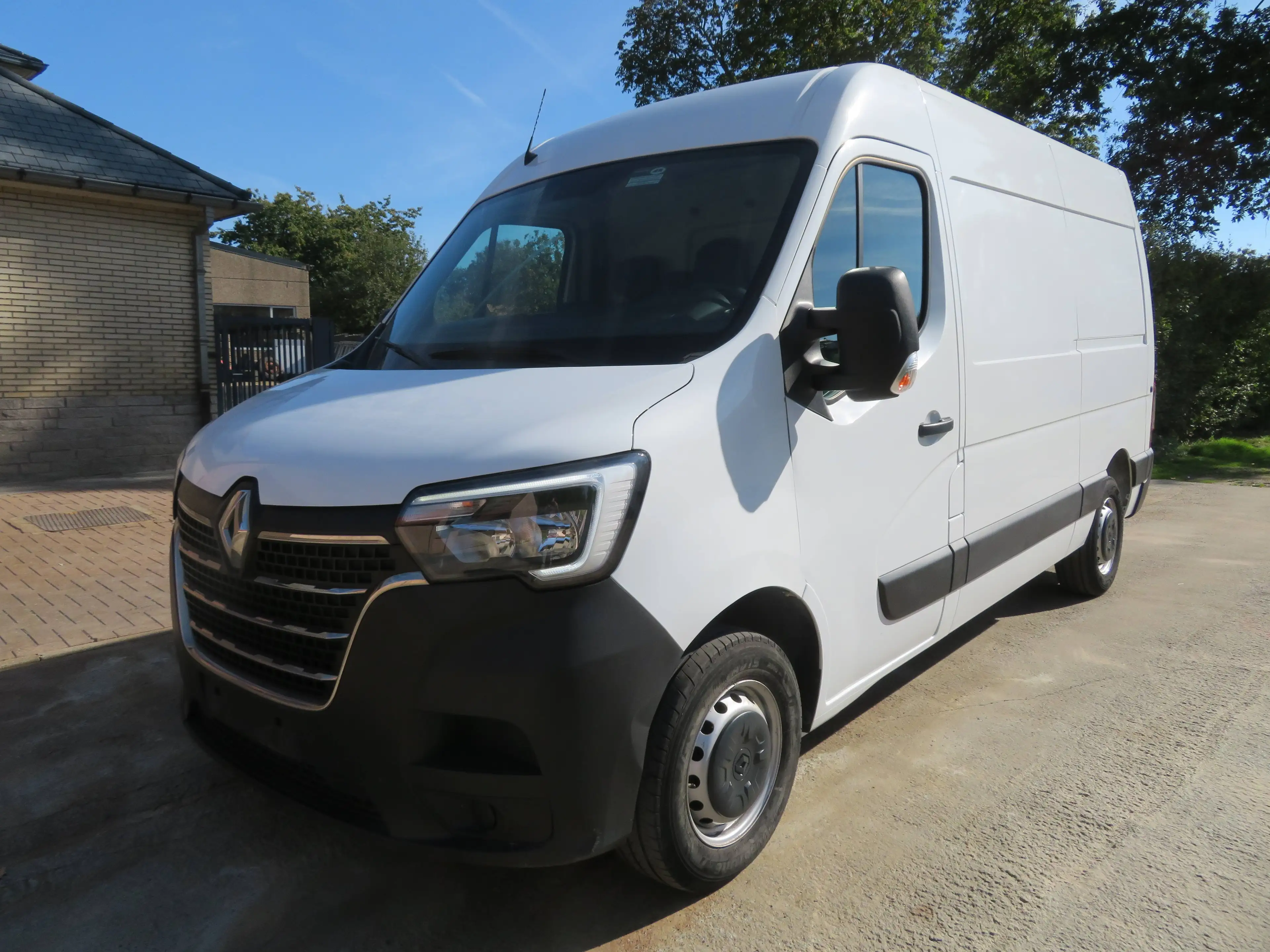 Renault Master 2.3dCi - L2H2 — photo 3