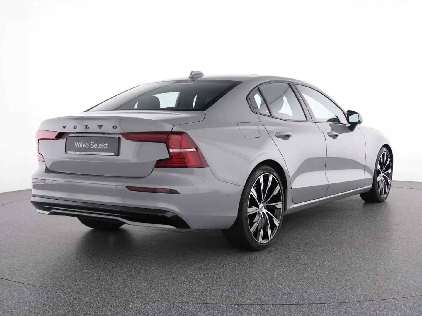 Volvo S60 B5 AWD  UltimateDark+AHK+20"+360°KAM+STANDHZ Grau - 2