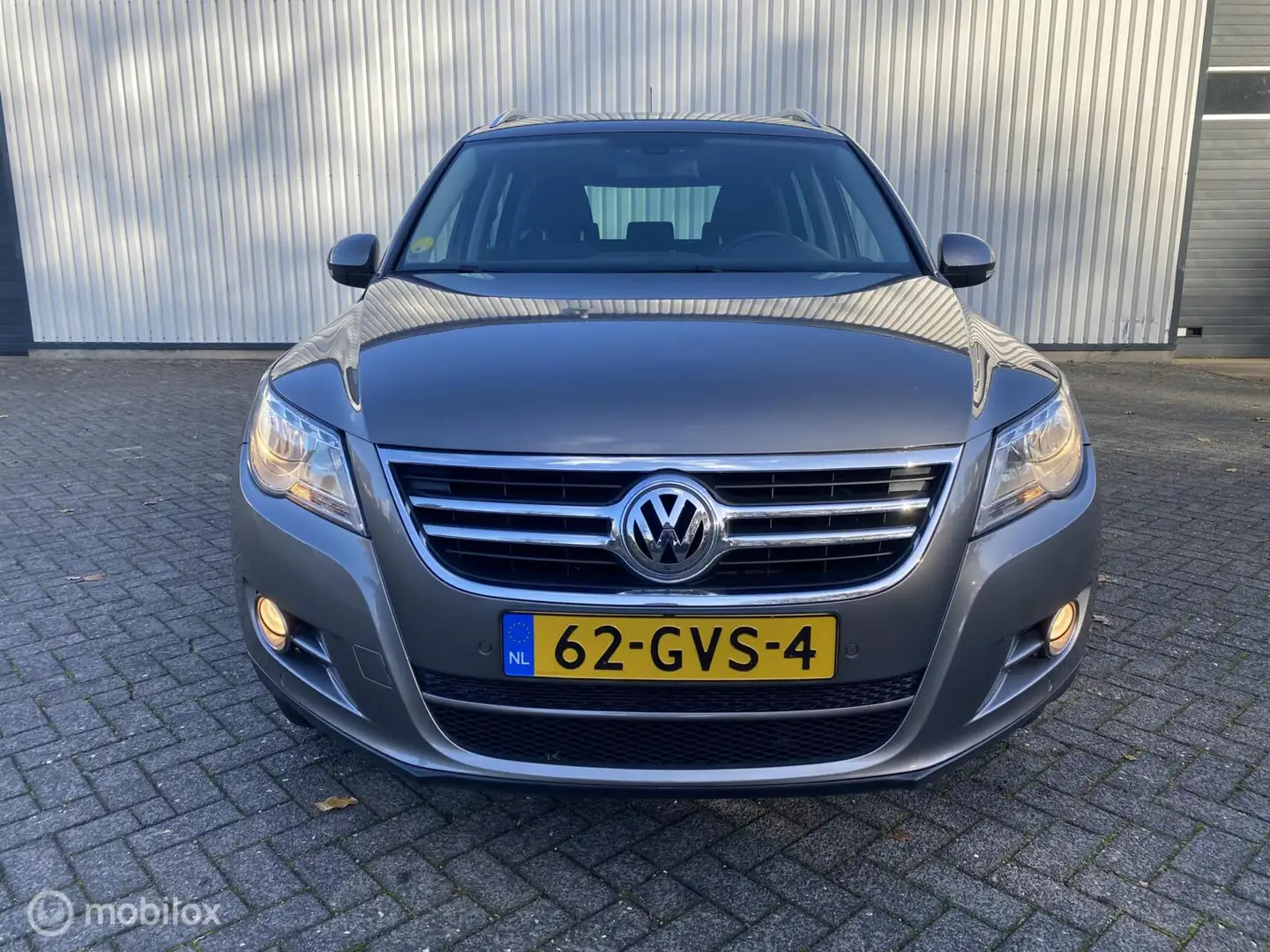 Volkswagen Tiguan 2.0 TSI Sport&Style 4Motion Grau - 2