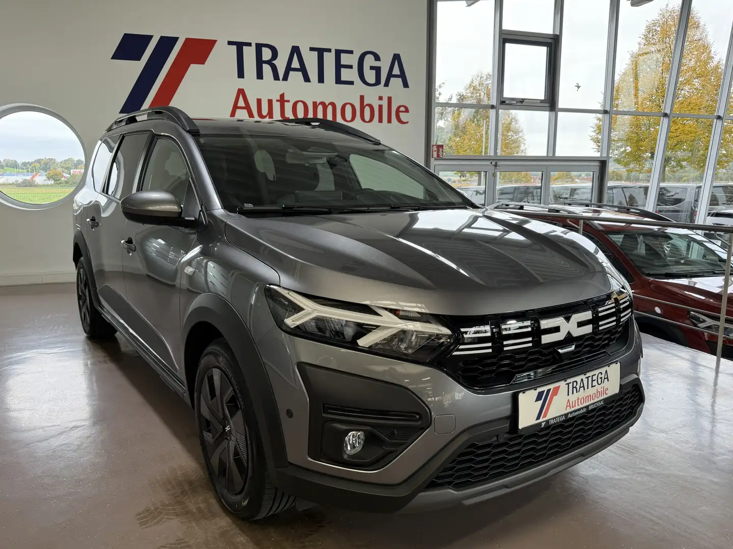 Dacia Jogger TCe 110 Expression 7-Sitzer TW SH NAV CAM Gris - 1