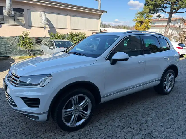 Volkswagen Touareg 3.0 V6 TDI Executive 204CV tiptronic R-LINE*EURO6