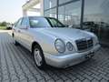 Mercedes-Benz E 200 E 200 cat Classic QUATTRO FARI - UNICO PROPRIETAR Argento - thumbnail 3