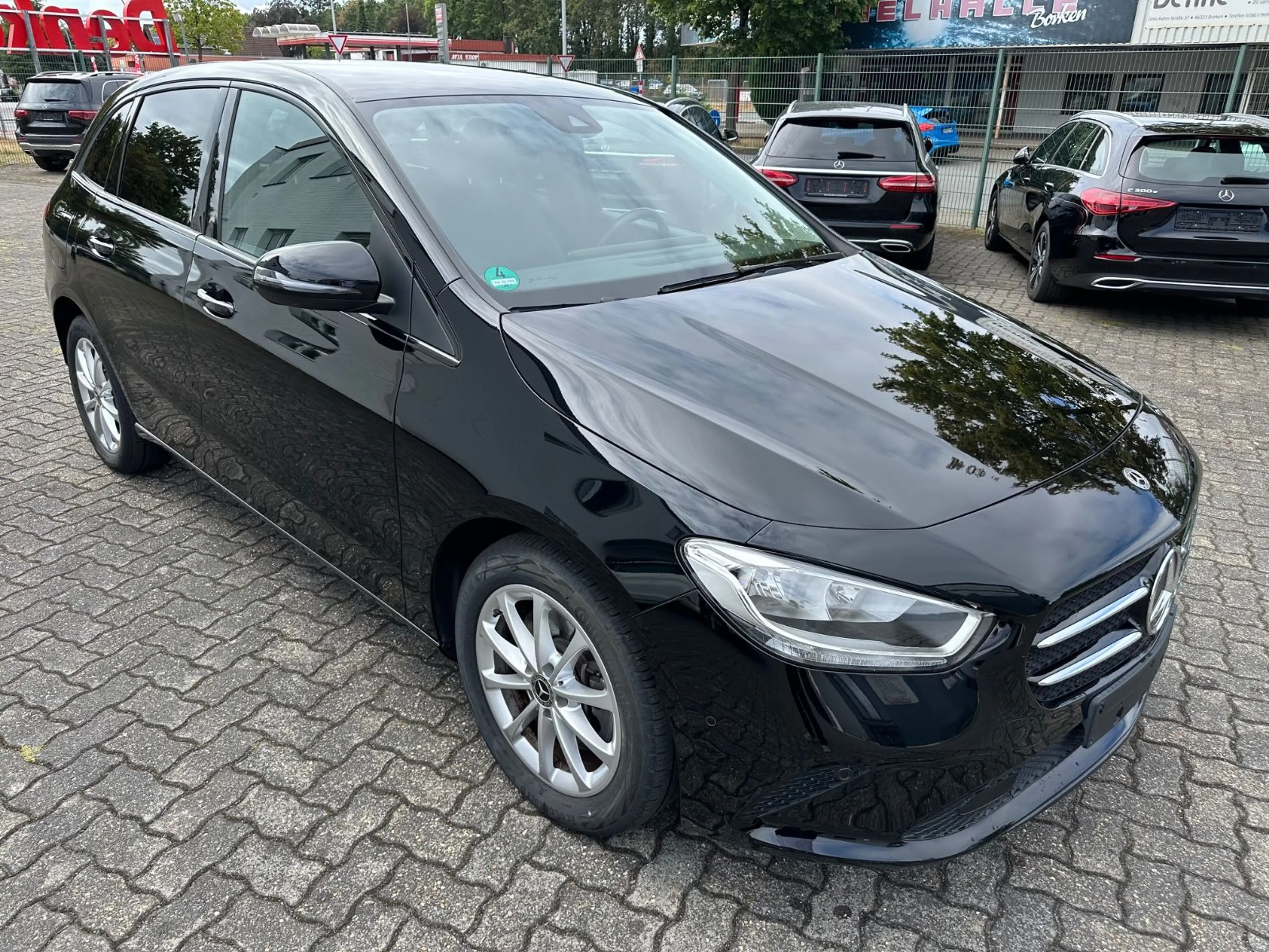 Mercedes-Benz B 250 e DCT Progressive Navi Night Paket — photo 2