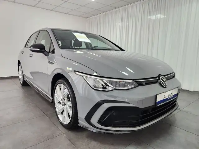 Volkswagen Golf LIFE R-line DSG ACC CarPlay M&S PDC LED