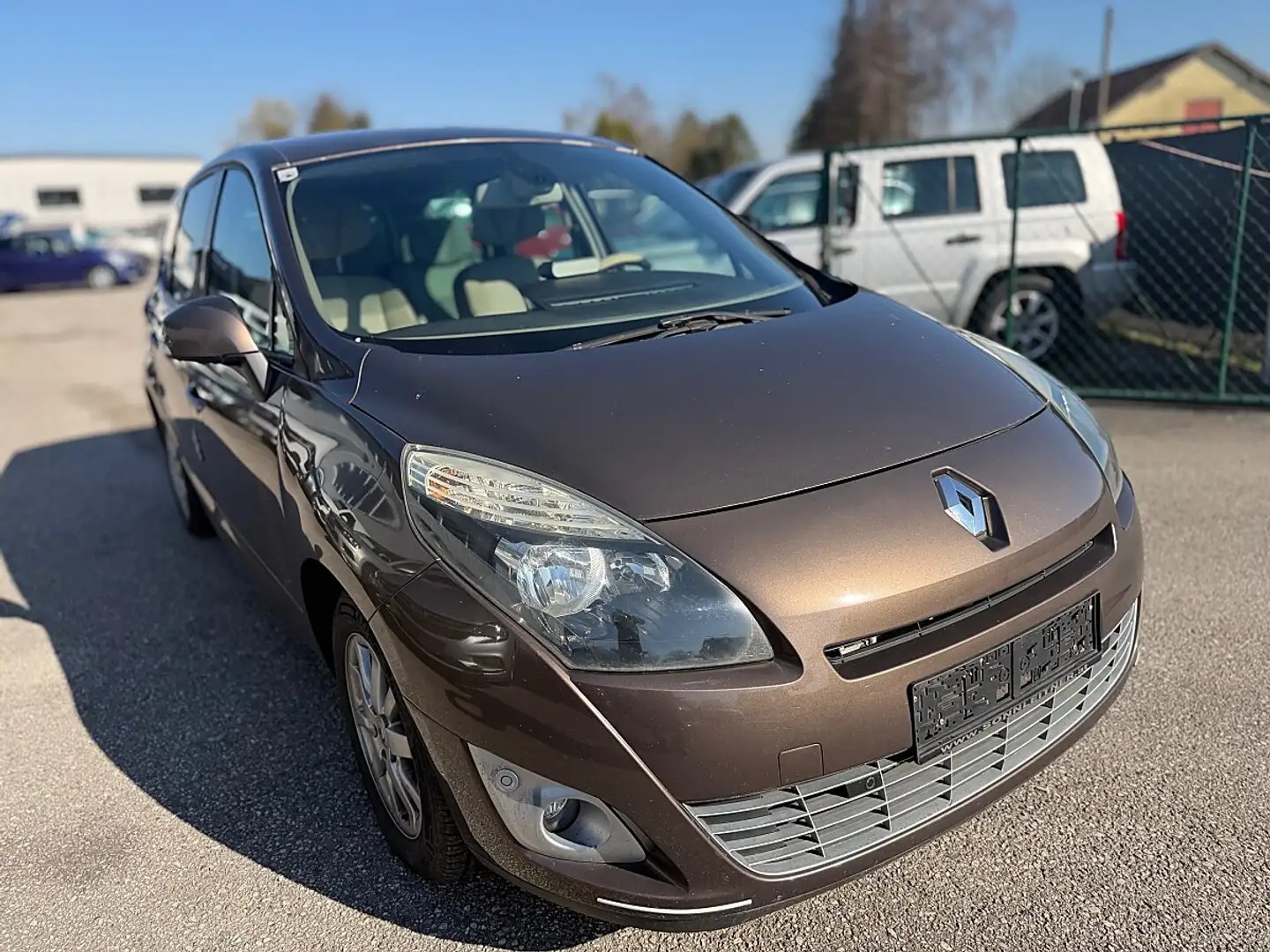 Renault Grand Scenic Grand Scénic 1,9 dCi DPF *Pickerl 8/2026+4* Grau - 2