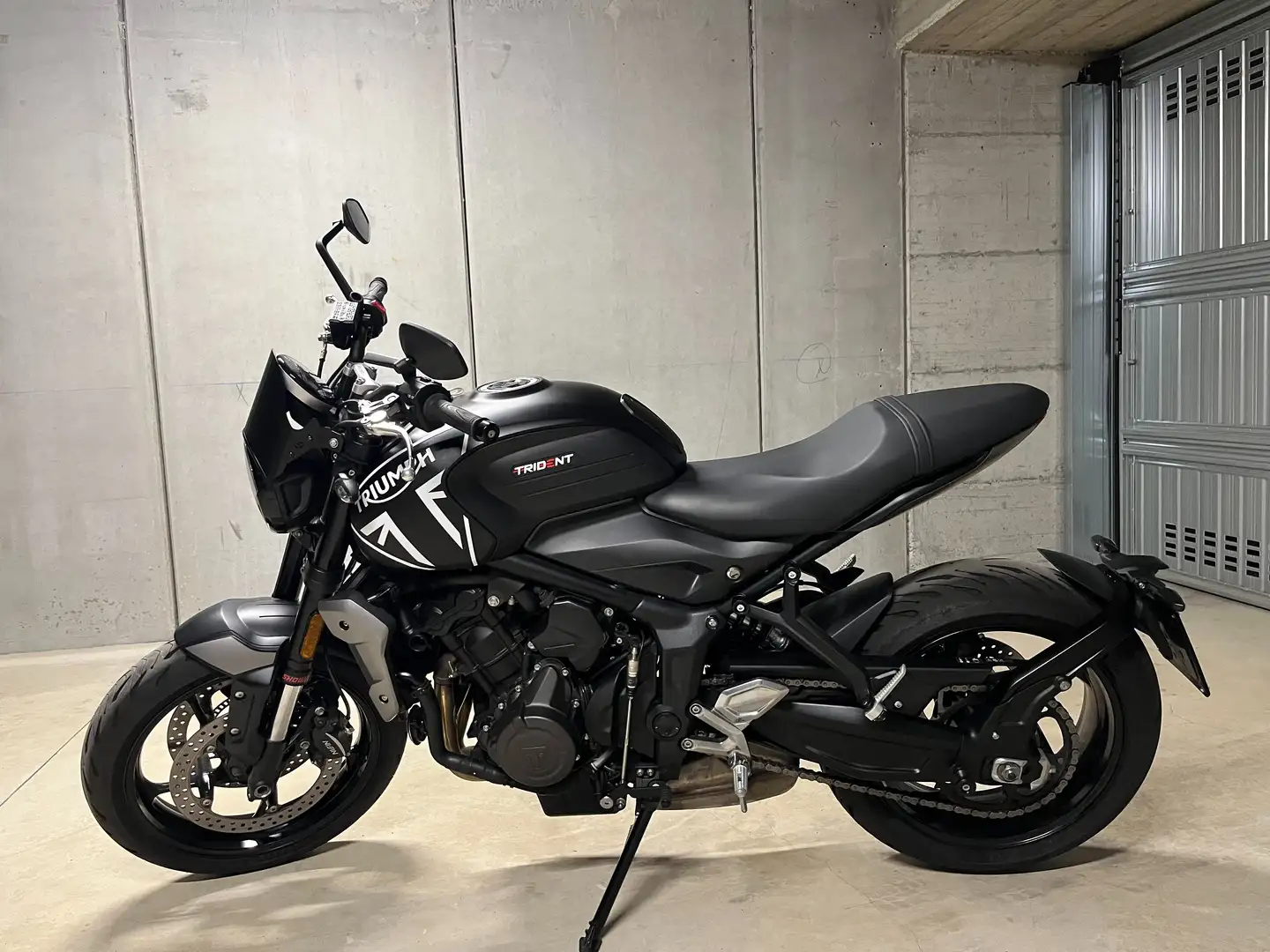 Triumph Trident 660 Nero - 1