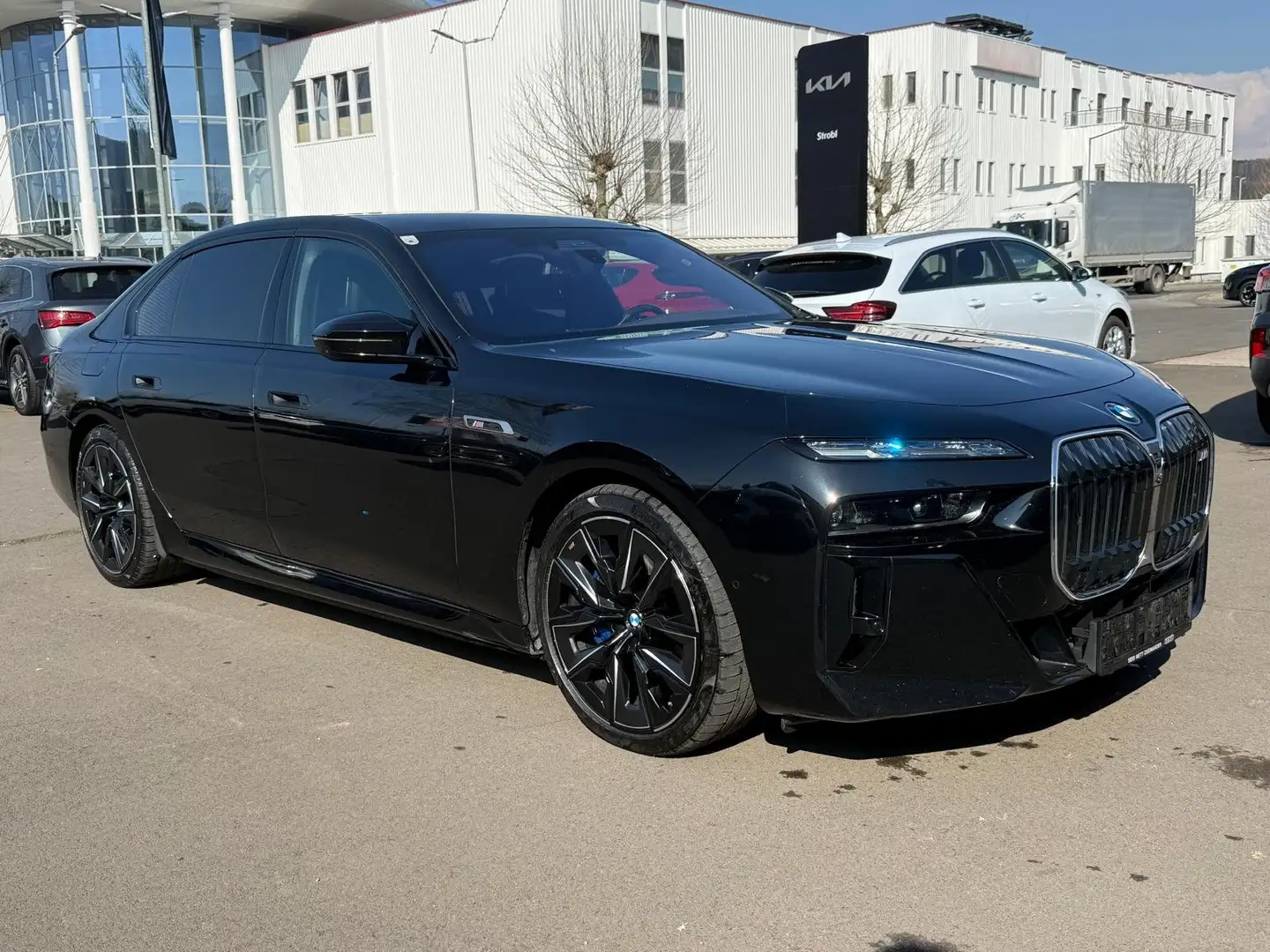 BMW 760 M760e xDrive Limousine 18,7 kWh, *TOPAUSSTATTUNG* Schwarz - 1