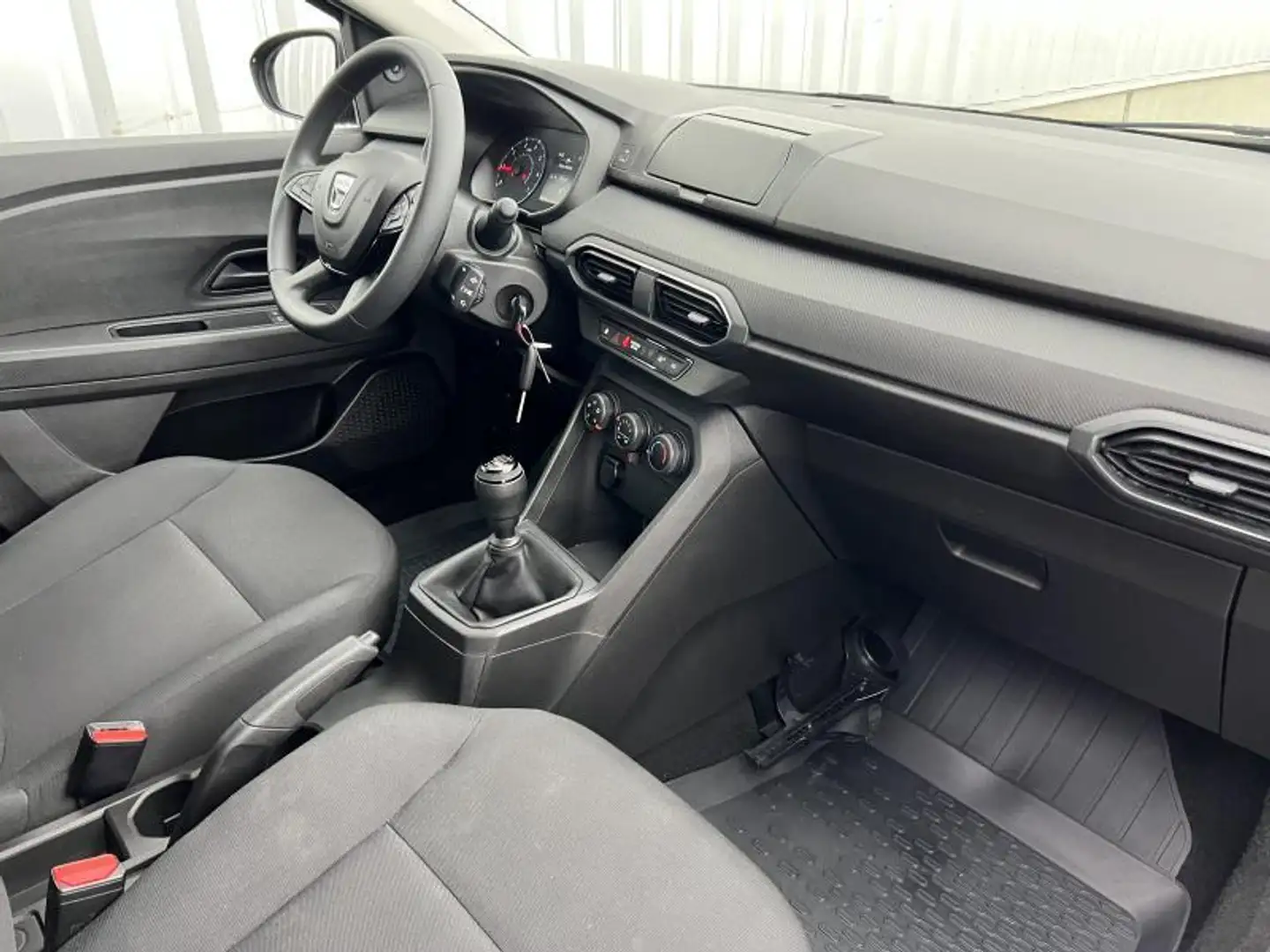 Dacia Sandero Essential Šedá - 2