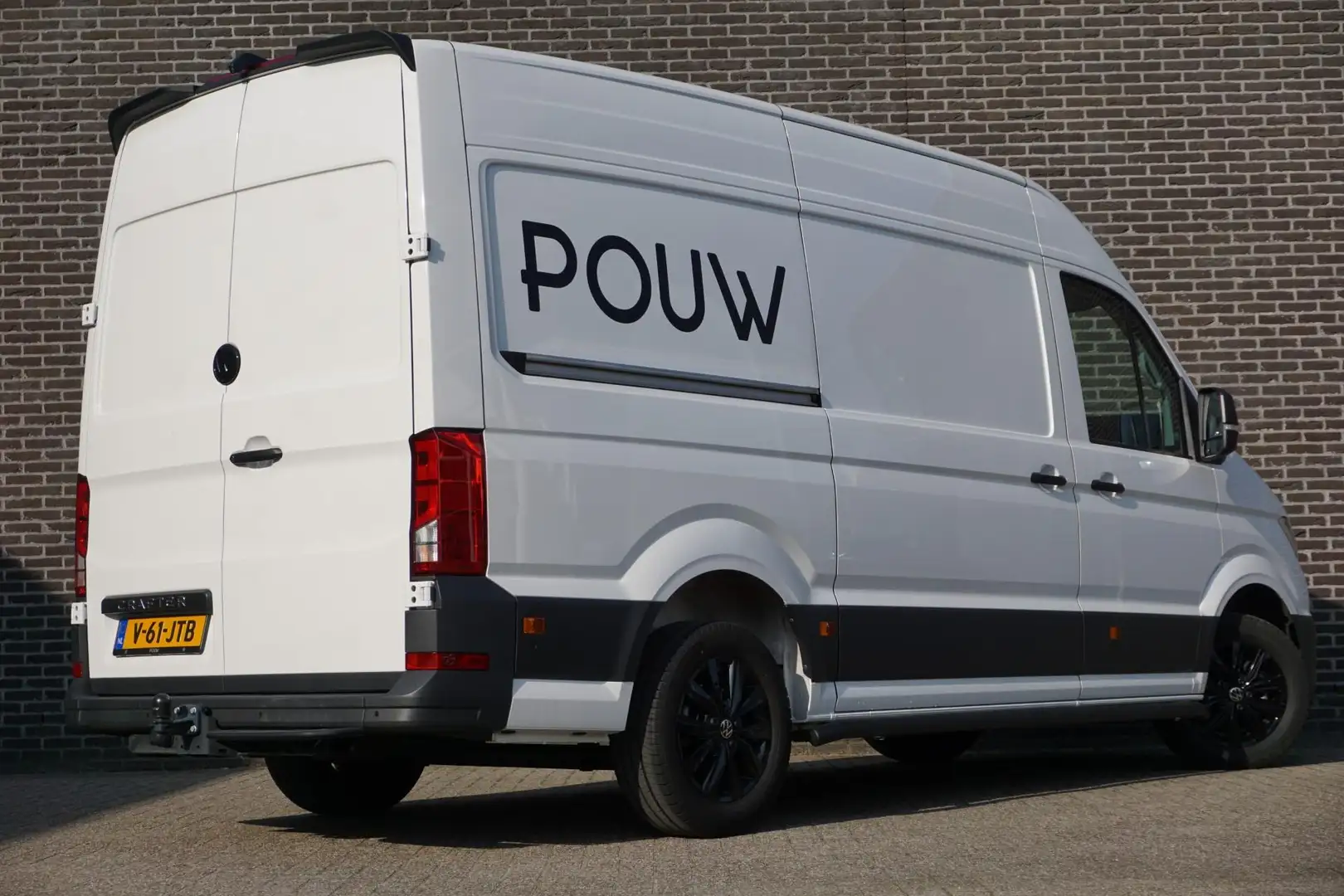 Volkswagen Crafter 35 2.0 TDI 140pk L3H3 Exclusive EURO VI | Navigati Wit - 2
