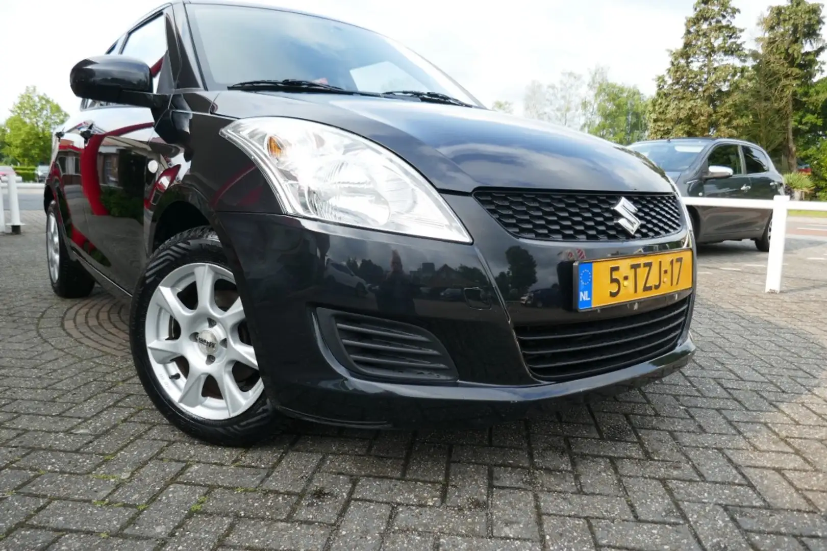Suzuki Swift 1.2 BANDIT EASSS   AIRCO Negro - 2