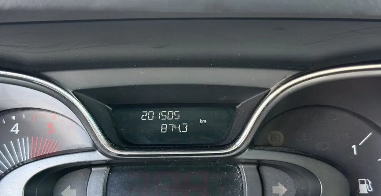 Renault Captur — photo 25