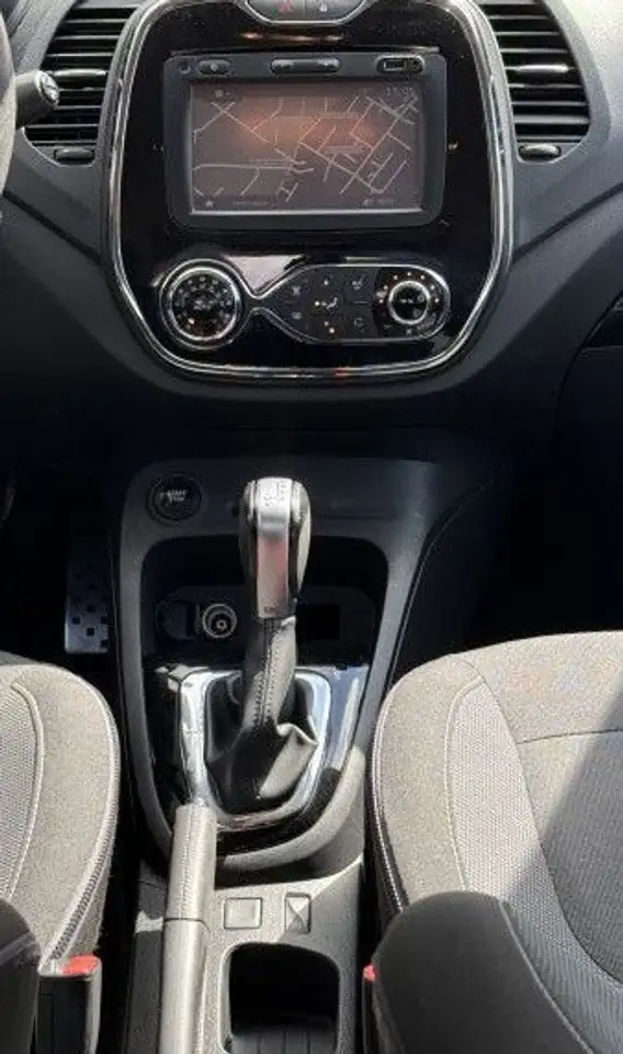 Renault Captur — photo 11