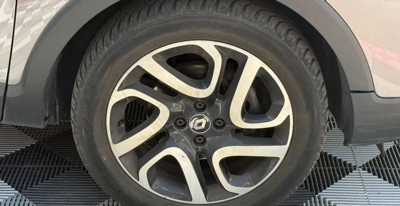 Renault Captur — photo 36