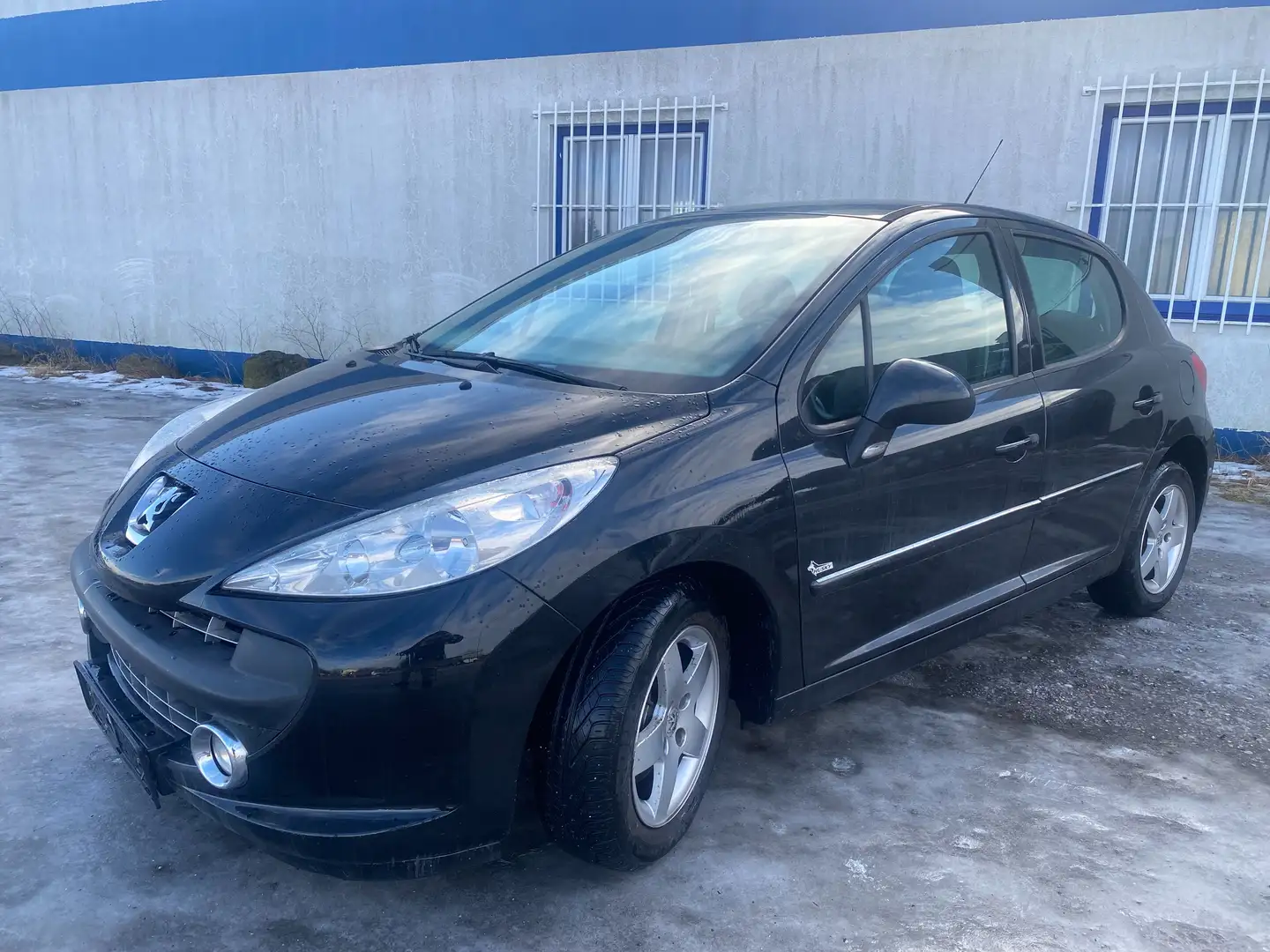 Peugeot 207 207 Active 1,4 16V Schwarz - 1
