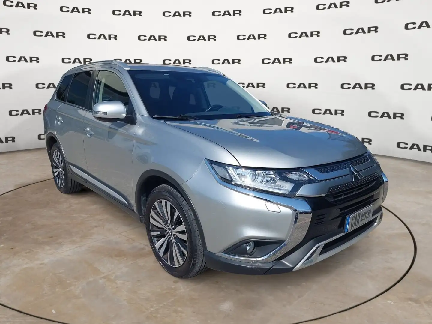 Mitsubishi Outlander Outlander 2.0 4WD GPL Bi-fuel CVT Instyle SDA 7 p Silber - 1