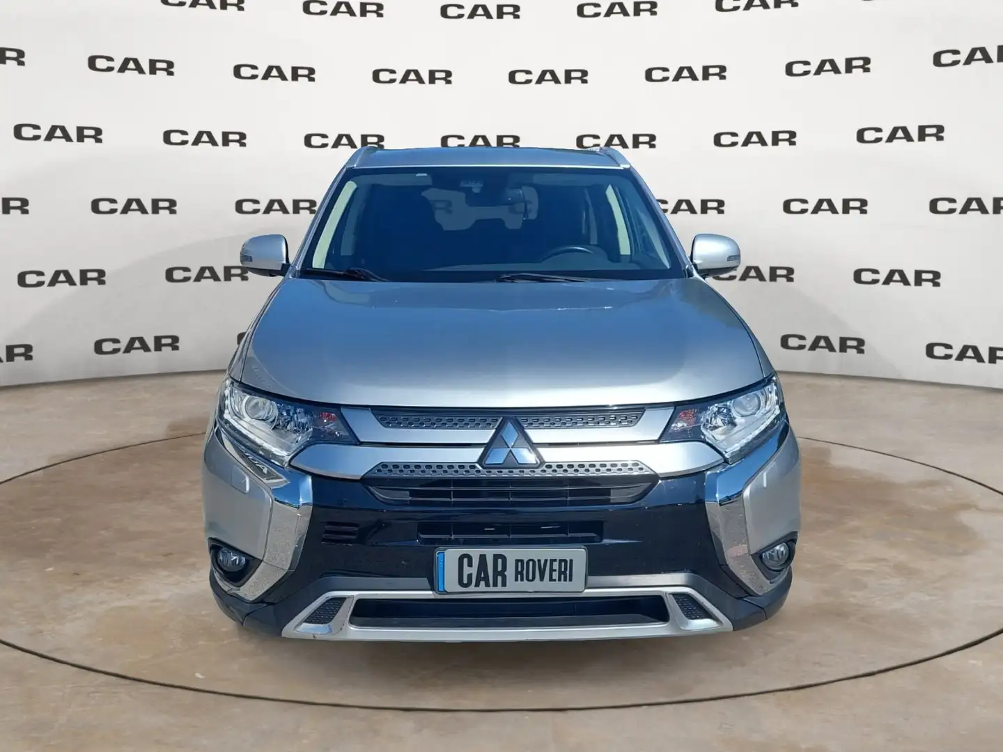 Mitsubishi Outlander Outlander 2.0 4WD GPL Bi-fuel CVT Instyle SDA 7 p Silber - 2