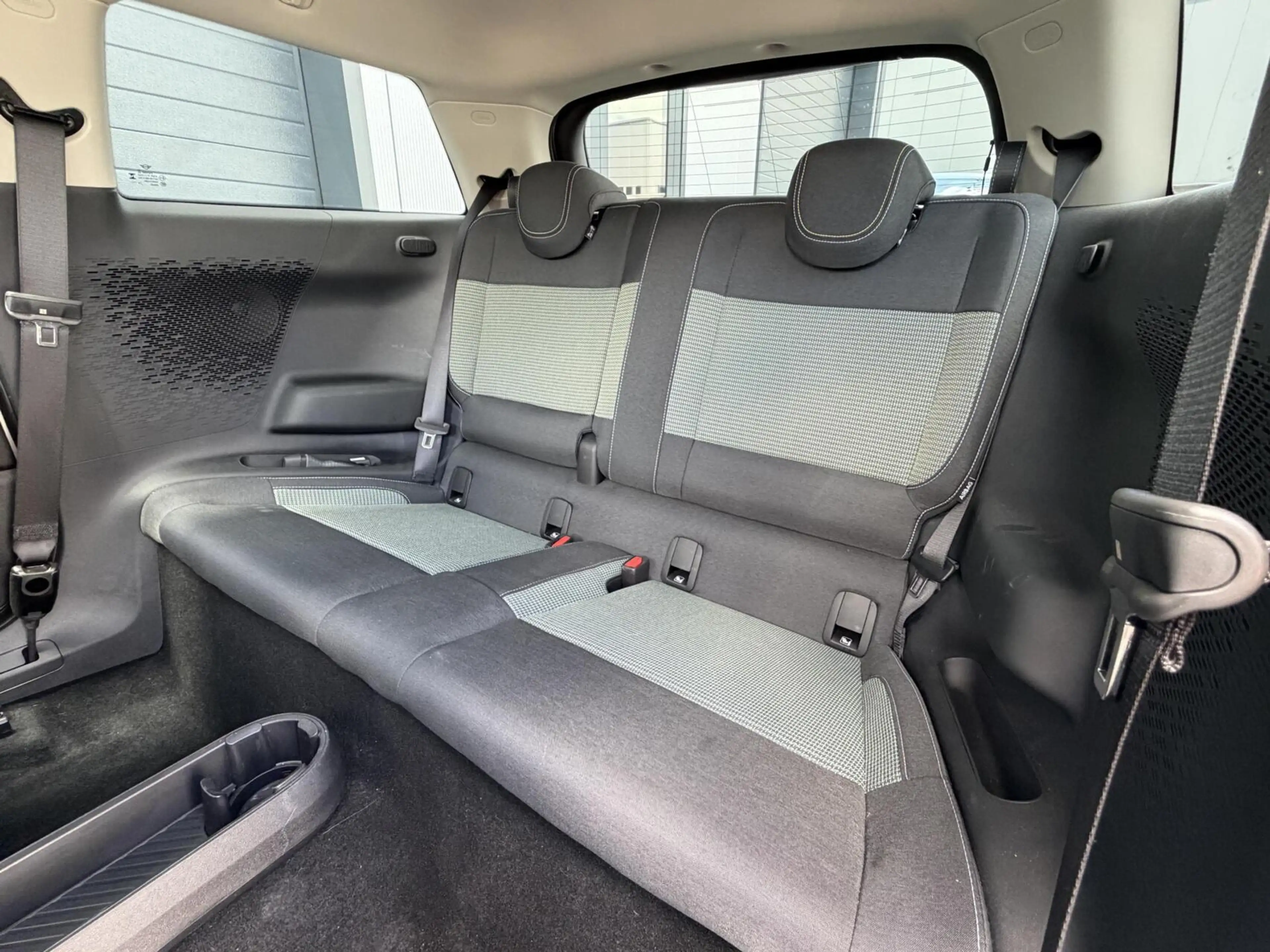 MINI Cooper E 3-Deurs Essential 40.7 kWh — photo 11