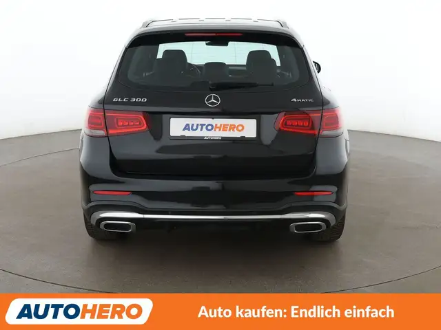 Mercedes-Benz GLC view 5