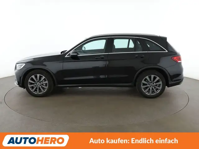 Mercedes-Benz GLC view 3