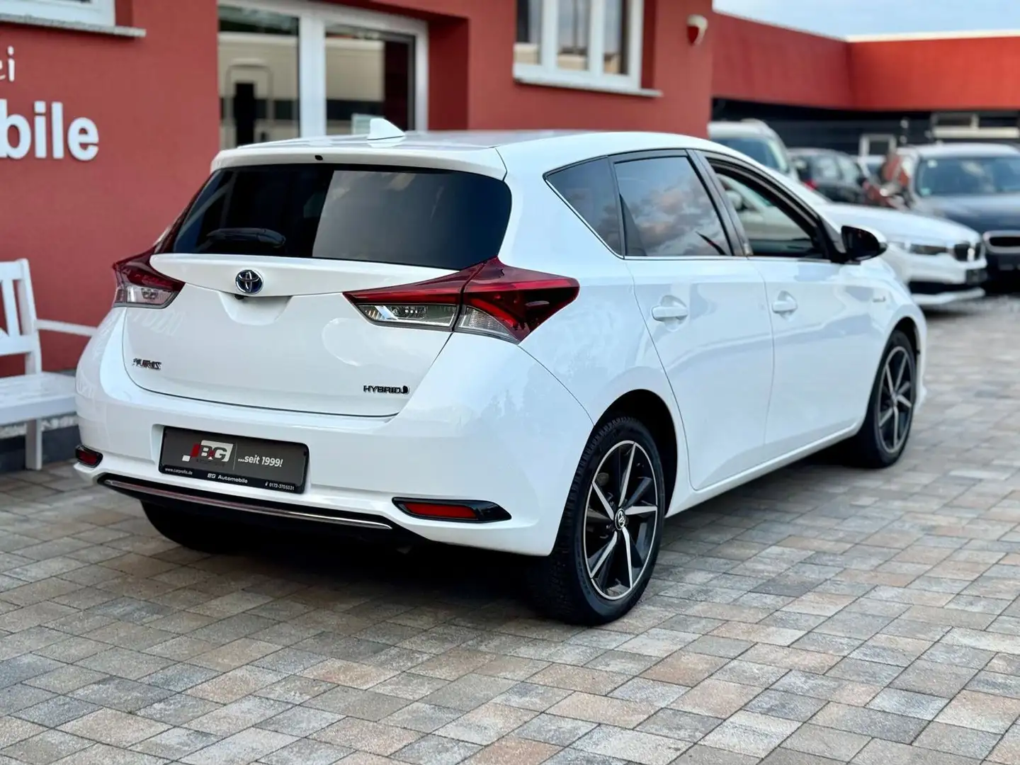 Toyota Auris Hybrid Team D Blanc - 2