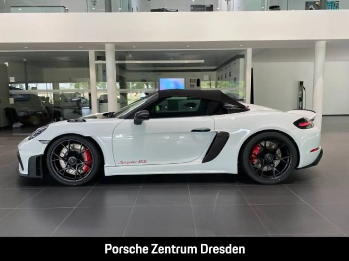 Porsche 718 Spyder RS Weiß - 2