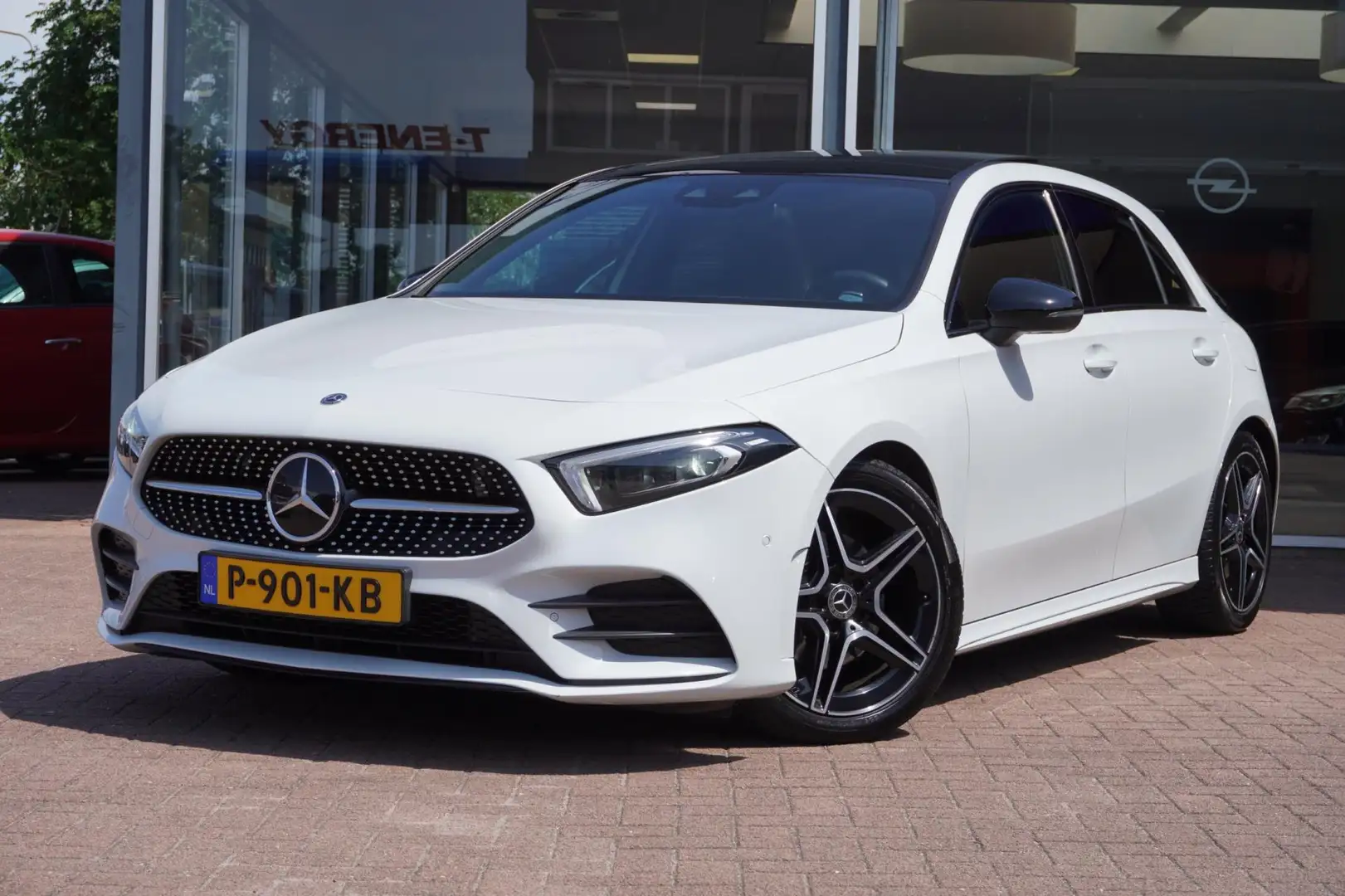 Mercedes-Benz A 200 Business Solution AMG | Automaat | Panodak | Sfeer Wit - 1