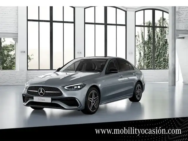 Mercedes-Benz C 300 e con tecnologia hibrida eq