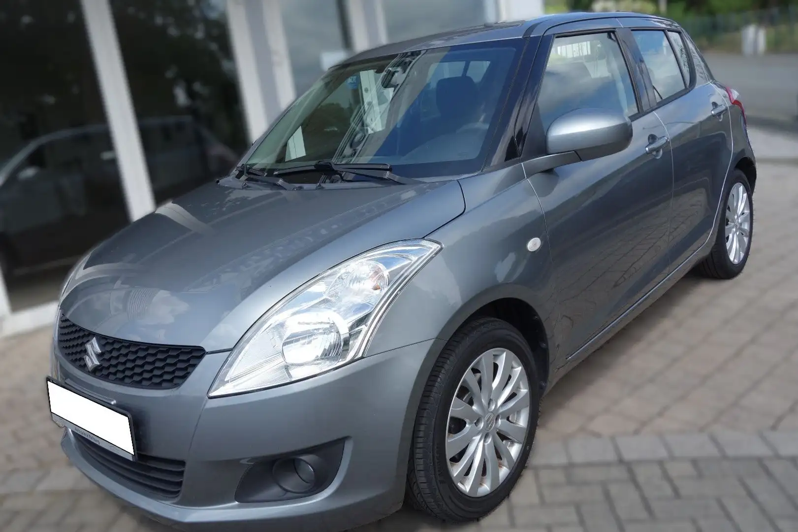Suzuki Swift Club Keyless Go USB Tempomatt Grau - 1