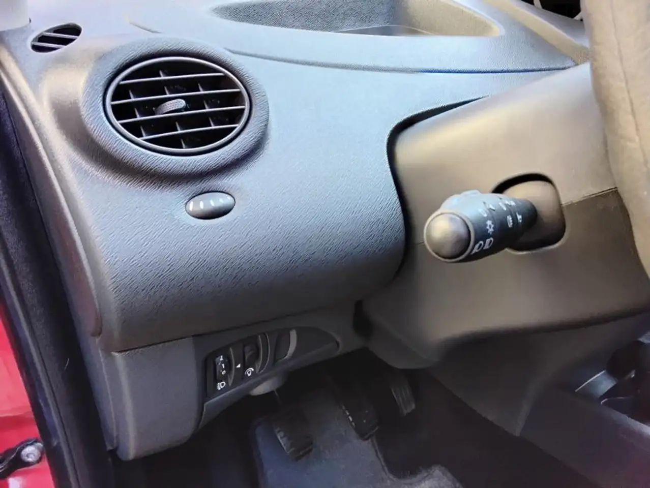 Renault Twingo 1.2i 16V Perrier 2011, foto 2