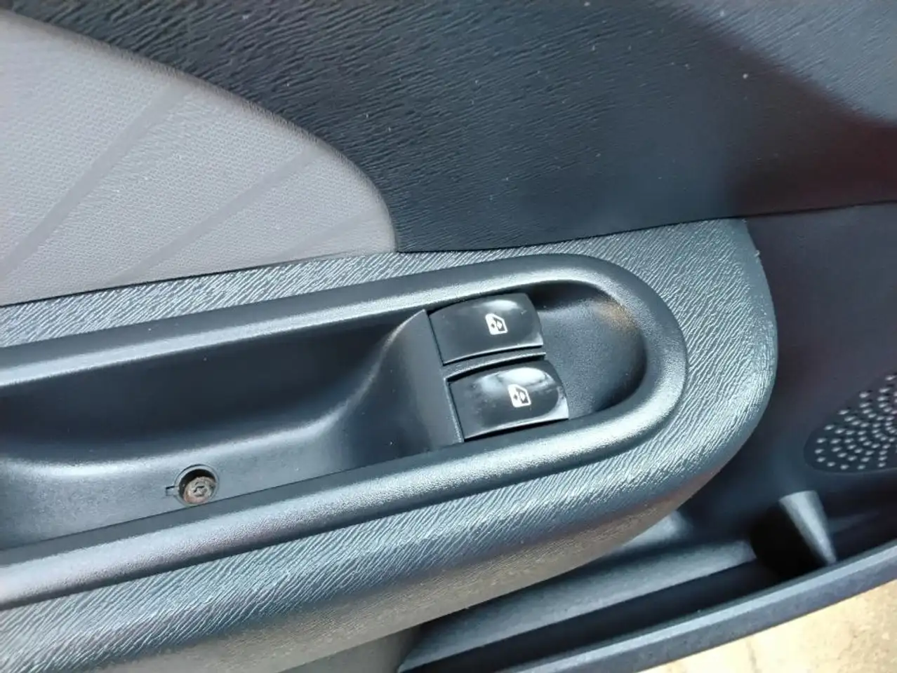 Renault Twingo 1.2i 16V Perrier 2011, foto 6