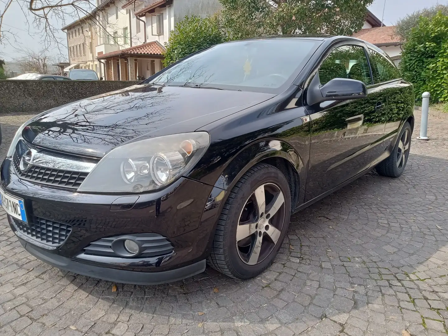 Opel Astra GTC 1.7 cdti Enjoy 125cv 6m fap Nero - 2