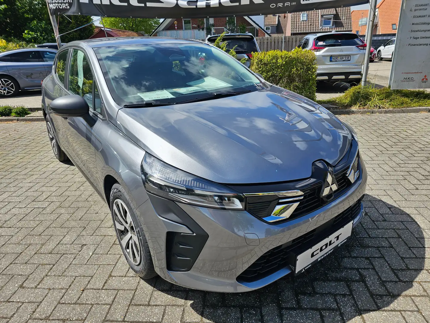 Mitsubishi Colt 1.0 BASIS Grau - 1