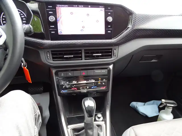 Volkswagen T-Cross view 12