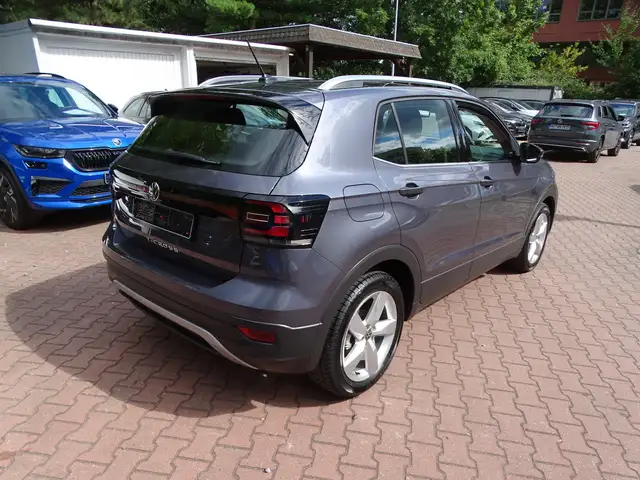 Volkswagen T-Cross view 6