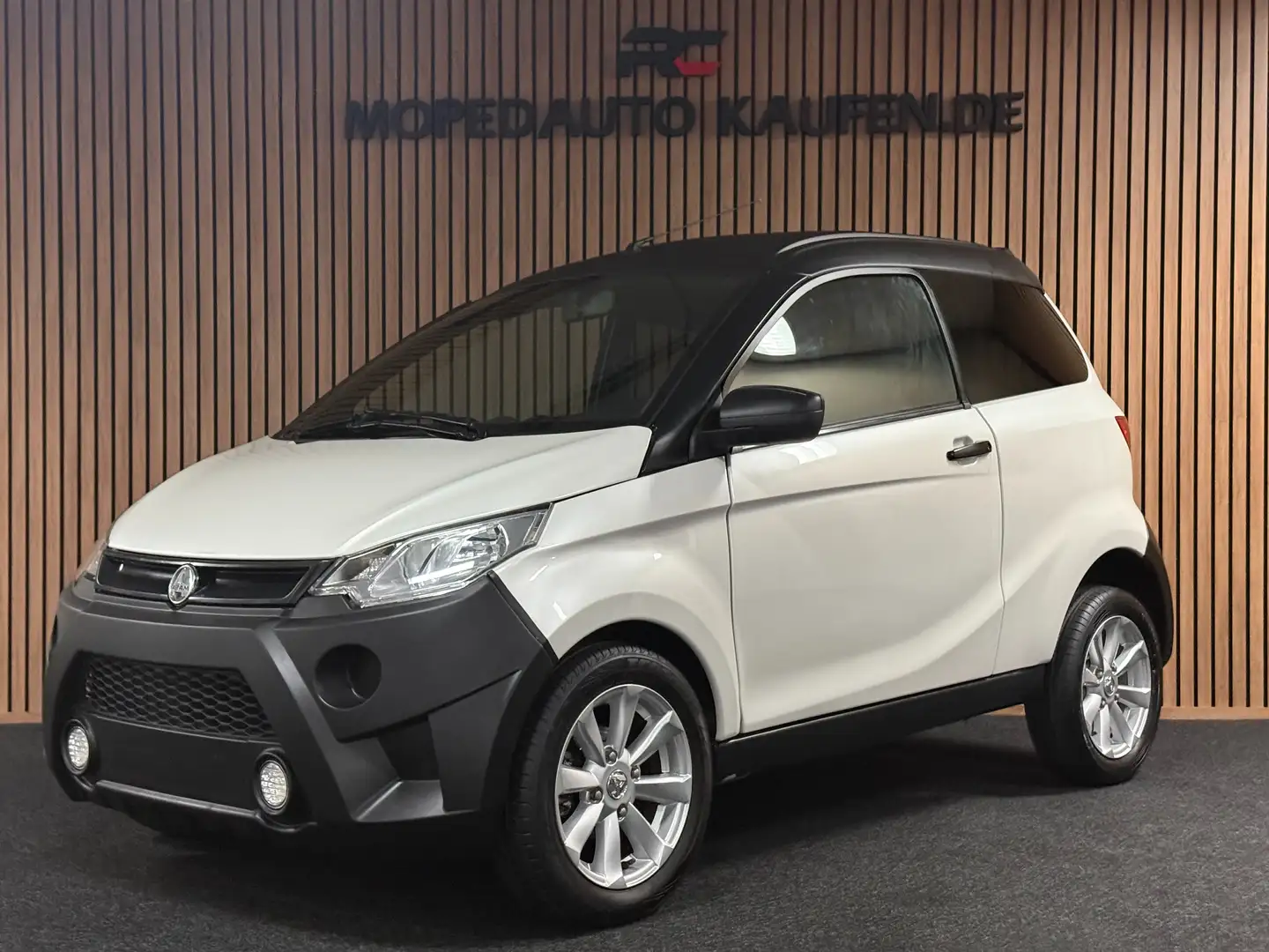 Aixam Crossline XXL / 8 PS Kubota Motor - 1