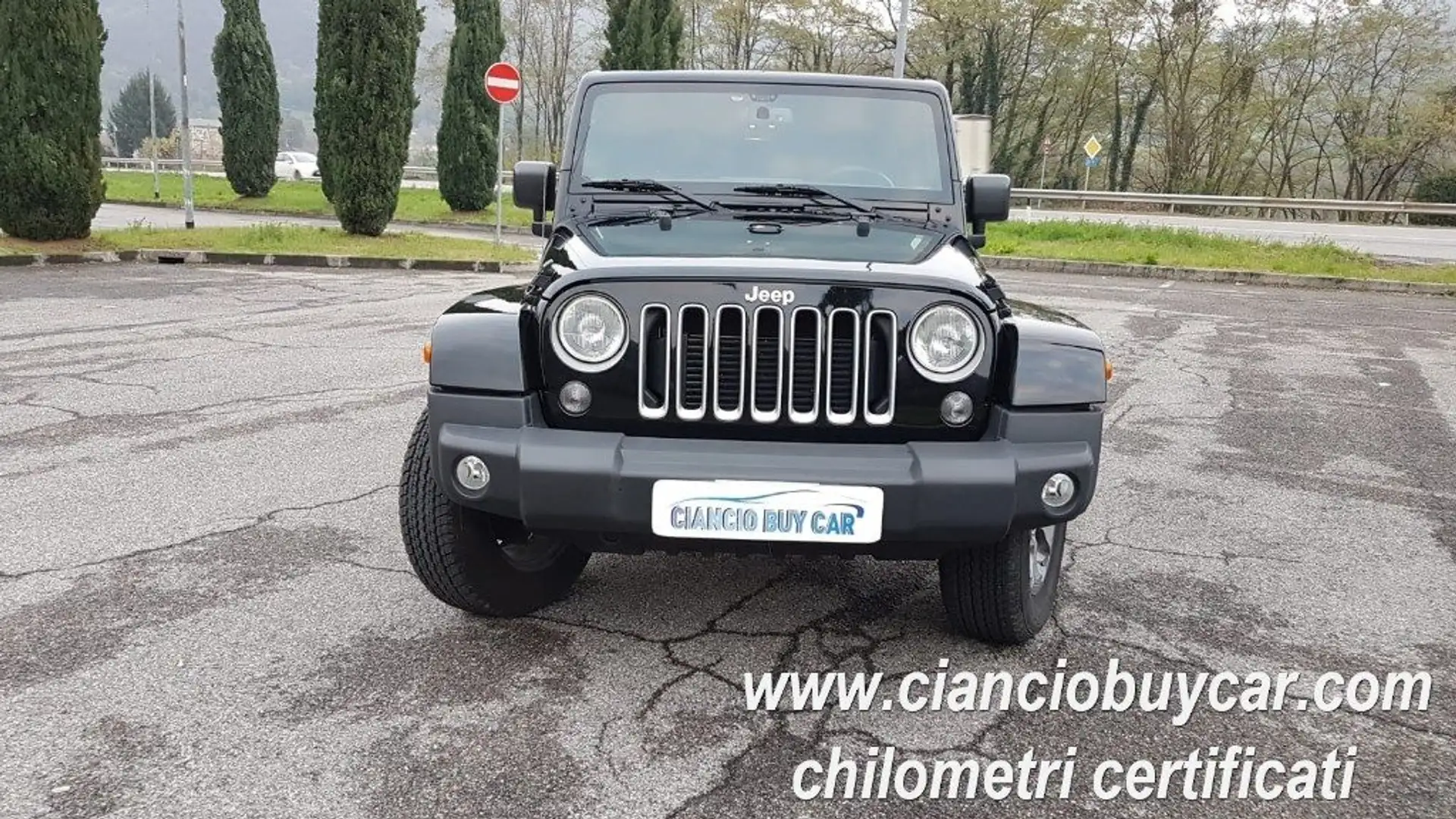 Jeep Wrangler Unlimited 2.8 CRD DPF Sahara Auto Noir - 2